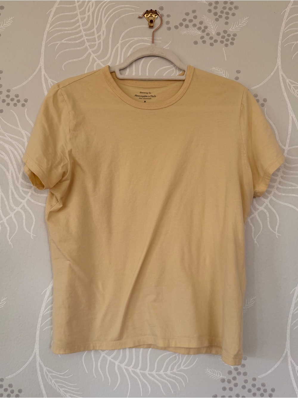 Abercrombie Butter Yellow Skimming Tee Medium